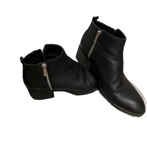 Kenneth Cole Black Leather Booties SIZE 8